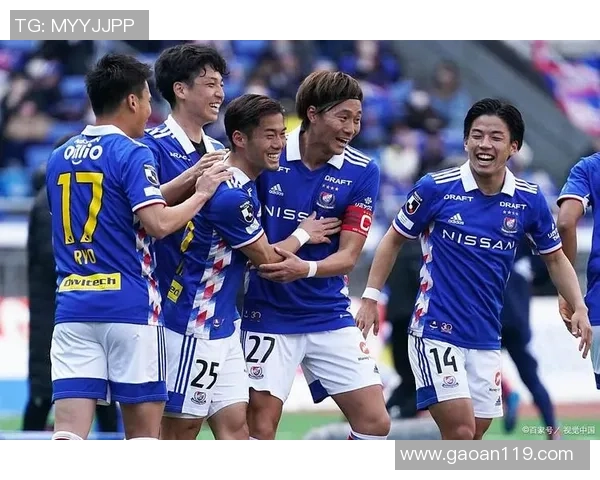 大阪樱花主场迎战横滨水手争夺联赛关键三分的激烈对决